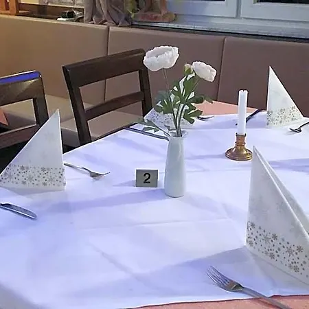Hotel-restaurant Zum Baeumle ホテル Süßen