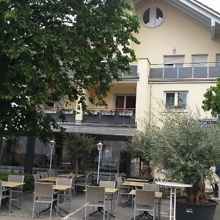 ホテル Hotel-restaurant Zum Baeumle